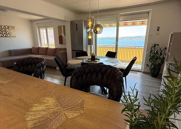 Apartment Ela Marija *